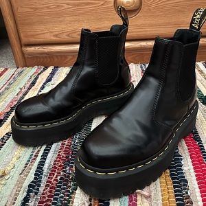 Dr Martens 2976 Polished Smooth Platform Chelsea Boots

Size 7 US